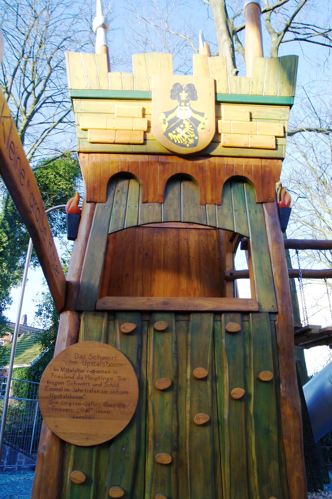 Spielturm auf dem Spielplatz Nürnburger Wall 