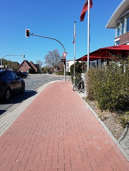 Radweg an der Popenser Straße in Aurich